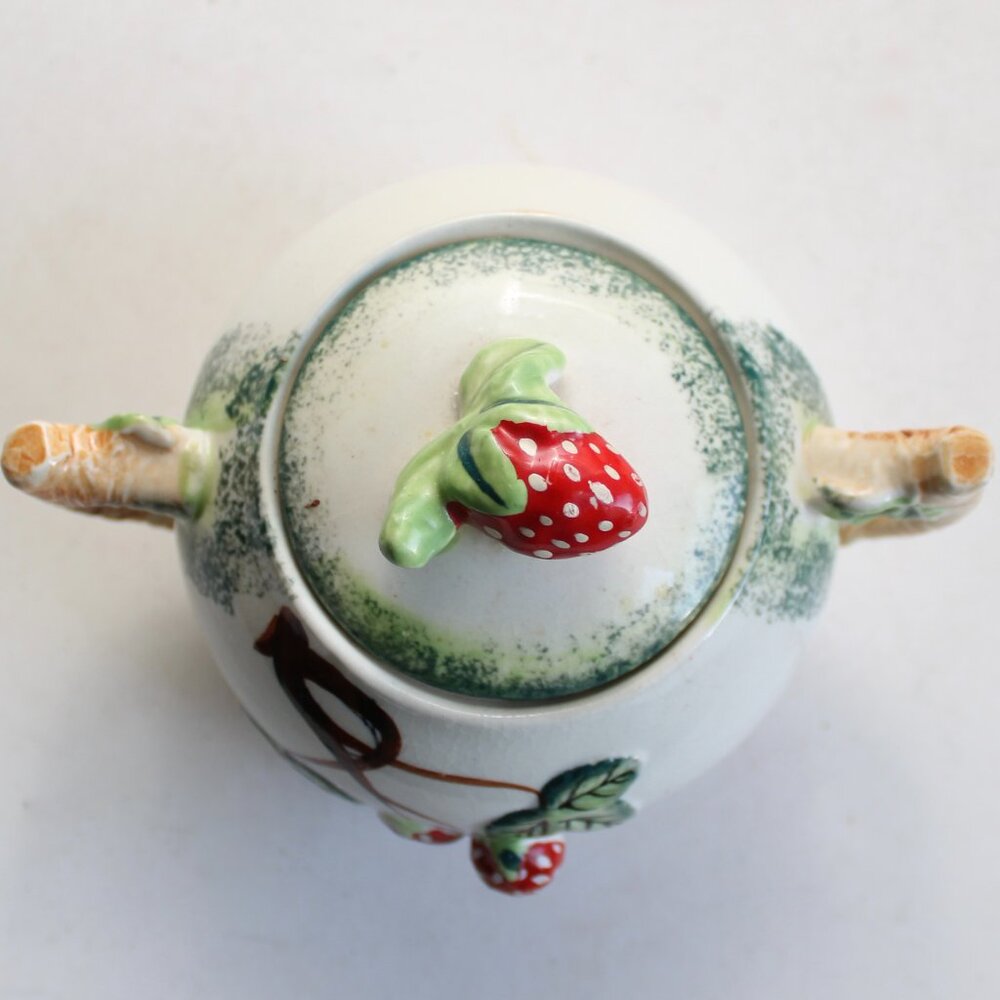 Enesco Vintage 1950s Ceramic Strawberry Sugar Bowl - Picture 4 of 6